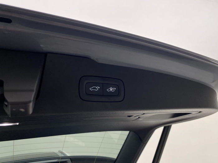 Volvo V60 CC B5 AWD BRIGHT REZERVACE 2.0 CC CC