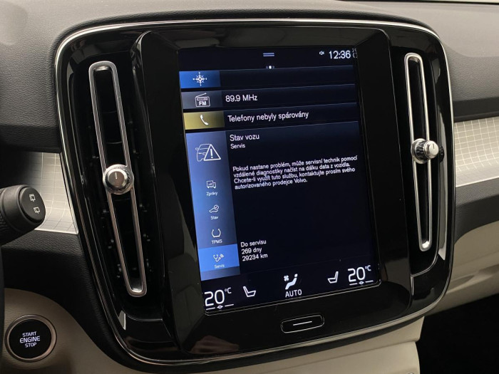 Volvo XC40 B4 MOMENTUM AUT REZERVACE 2.0 Momentum