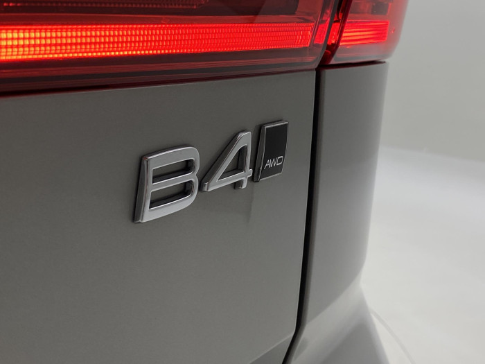 Volvo XC60 B4 AWD INSCRIPTION AUT CZ