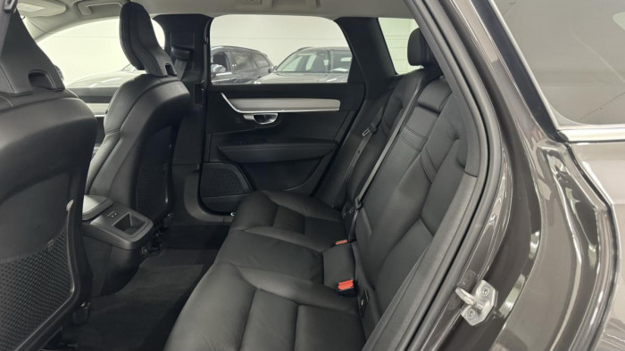 Volvo V90 B4 MOMENTUM ADVANCED REZERVACE 2.0 Momentum