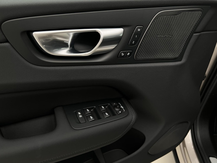 Volvo XC60 T6 AWD RECHARGE BRIGHT ULTRA
