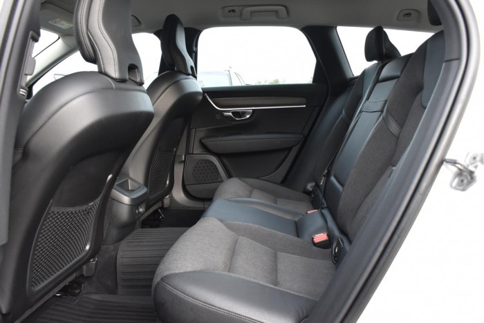 Volvo V90 CC D4 AWD ADVANCED REZERVACE 2.0 d CC CC