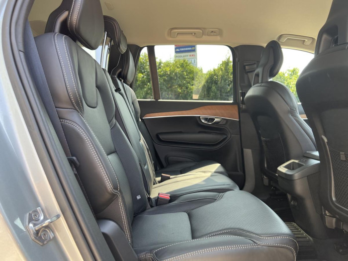 Volvo XC90 D5 AWD INSCRIPTION 7MÍSTNÁ Aut 2.0 d