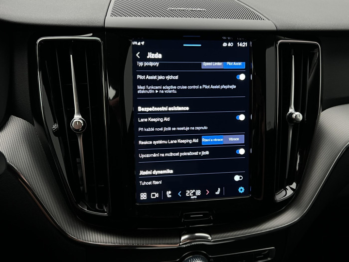 Volvo XC60 B4 AWD PLUS DARK AUT 1.maj.