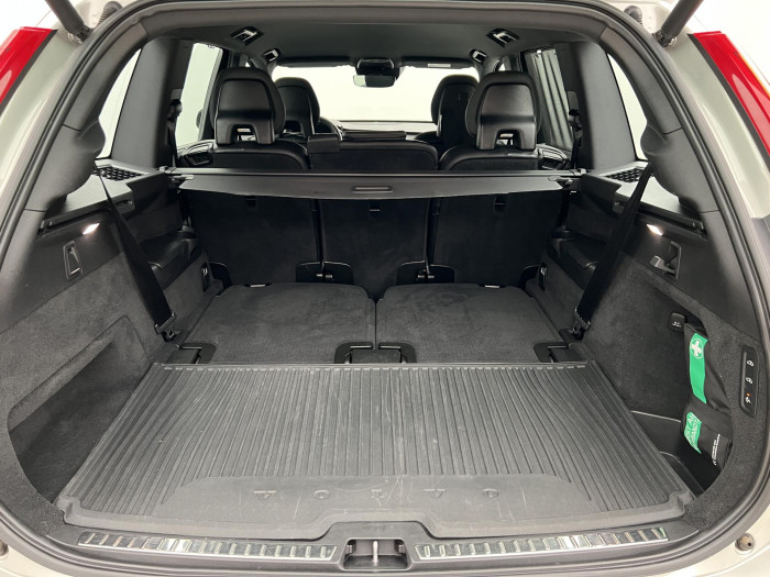 Volvo XC90 B5 AWD R-DESIGN 7MÍSTNÁ AUT CZ