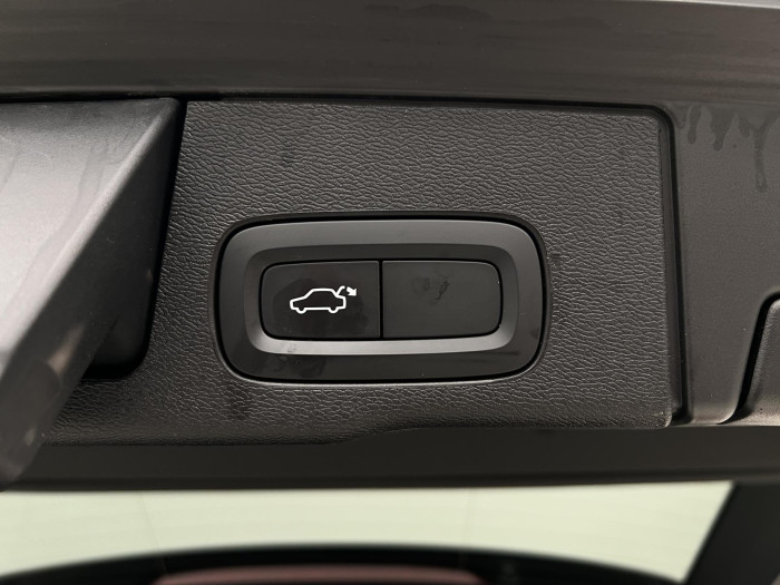 Volvo XC60 T5 AWD MOMENTUM PRO AUT CZ 2.0 Momentum