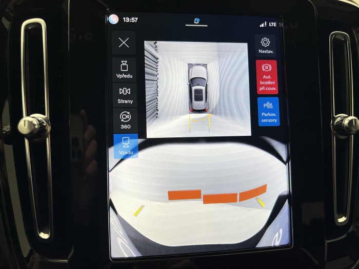 Volvo XC40 B3 DARK PLUS AUT