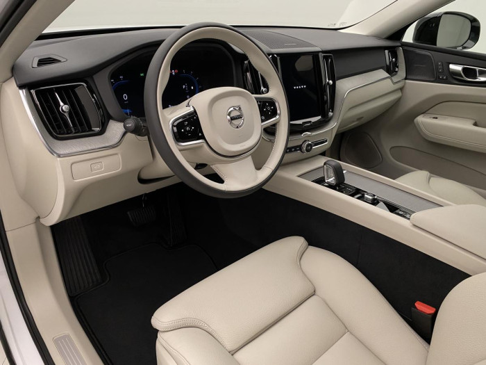 Volvo XC60 B4 AWD AUT DARK PLUS 2.0 Plus