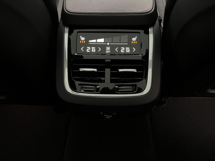 Volvo V90 D5 AWD R-DESIGN AUT CZ 2.0 d