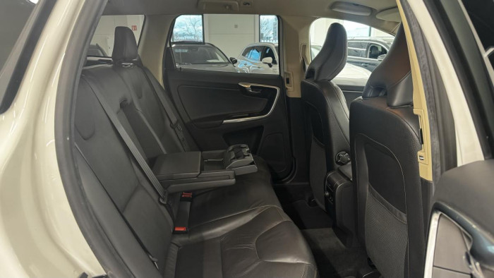 Volvo XC60 D5 AWD SUMMUM REZERVACE 2.4 d Summum