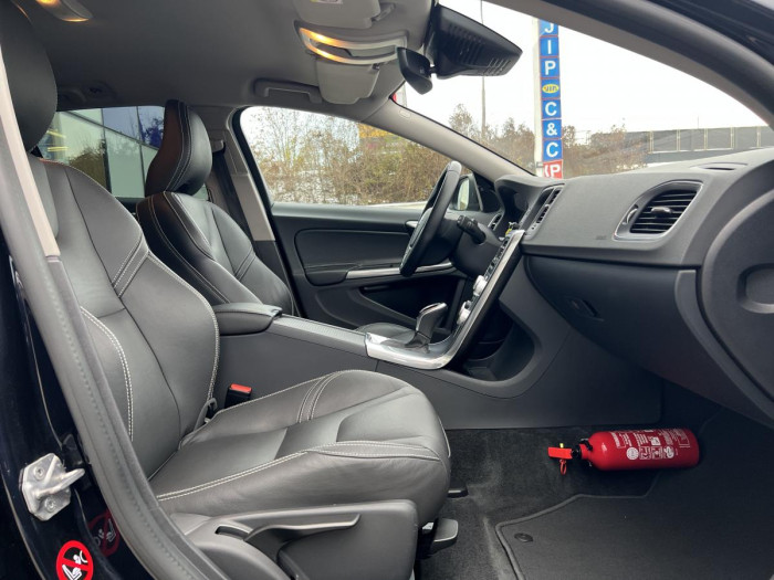 Volvo V60 D2 SUMMUM Aut 1.maj. 2.0 d Summum