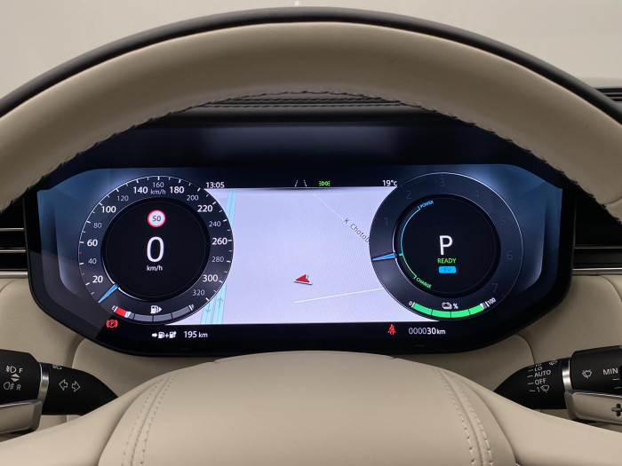 Land Rover Range Rover P550e AUTOBIOGRAPHY SWB