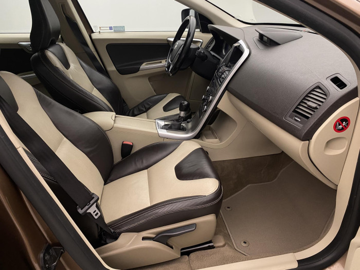 Volvo XC60 D5 AWD SUMMUM CZ 2.4 d Summum