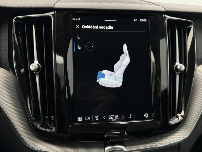 Volvo XC60 T6 AWD RECHARGE AUT CZ 1.maj
