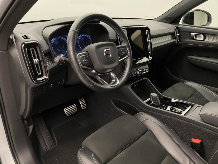 Volvo XC40 B4 AWD R-DESIGN AUT CZ