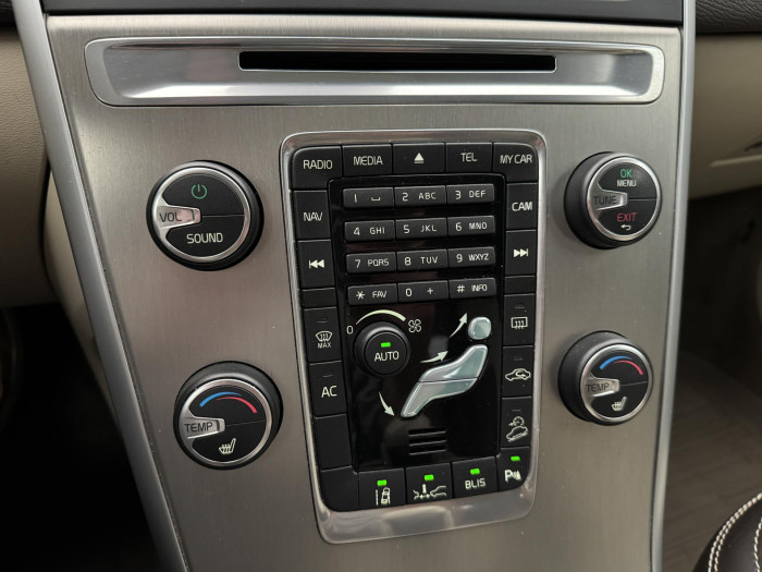 Volvo XC60 D3 AWD SUMMUM AUT CZ 2.4 d Summum