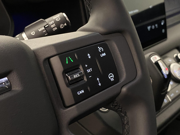 Land Rover Defender 110 D250 X-DYNAMIC SE AWD AUT 3.0 d Dynamic SE