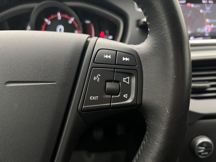 Volvo V40 CC D3 NEZ.TOPENÍ 2.0 d CC CC