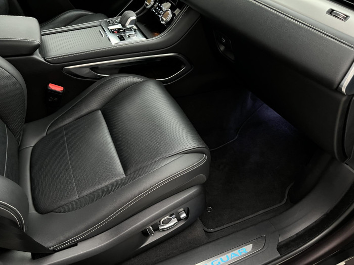 Jaguar F-Pace P400 R-DYNAMIC SE AWD AUT CZ 3.0 Dynamic SE