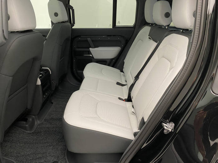 Land Rover Defender 110 D250X-DYNAMIC SE REZERVACE 3.0 d Dynamic SE