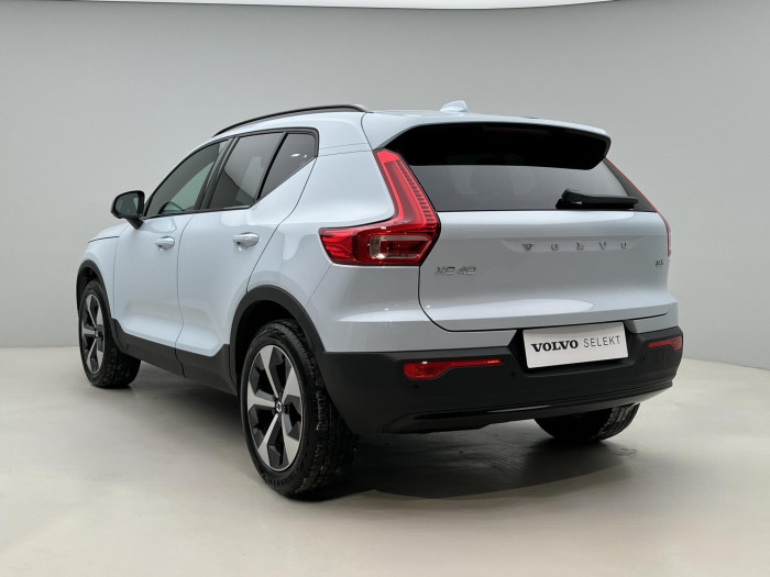 Volvo XC40 B3 PLUS DARK AUT CZ