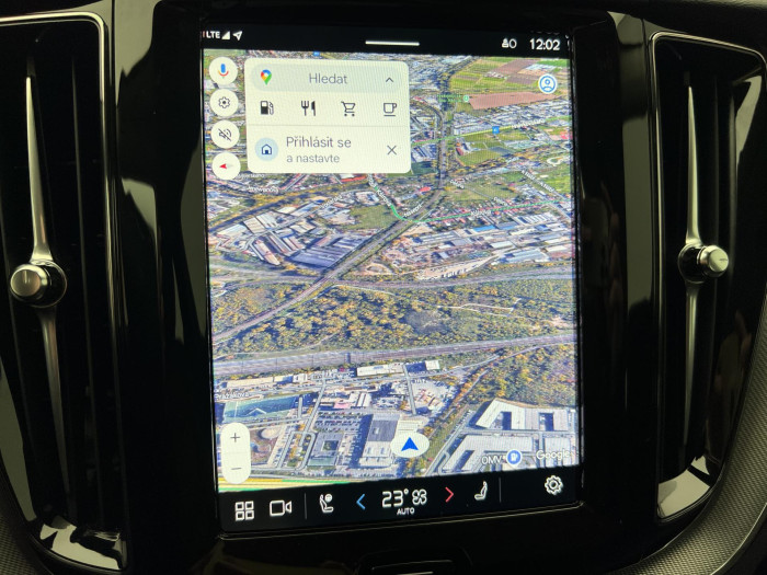 Volvo XC60 B5 AWD PLUS DARK AUT CZ