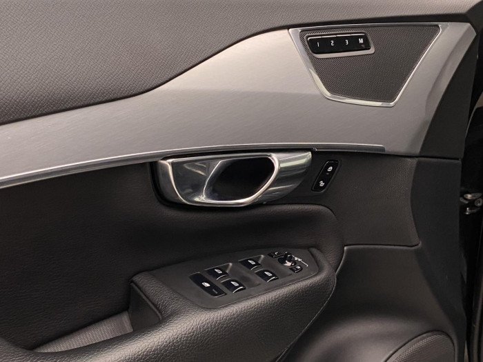 Volvo XC90 D5 AWD MOMENTUM AUT REZERVACE 2.0 d Momentum