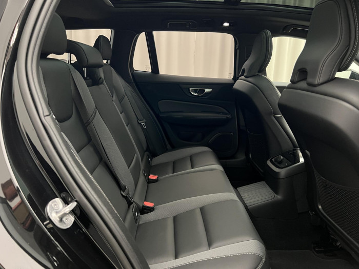 Volvo V60 T6 AWD RECHARGE ULTRA DARK AUT