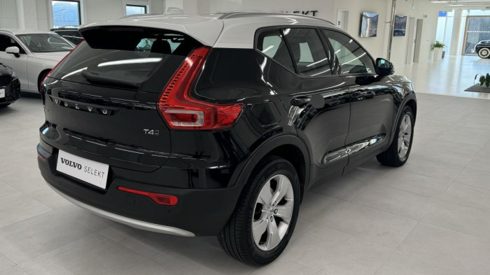 Volvo XC40 T4 AWD MOMENTUM AUT REZERVACE 2.0 Momentum