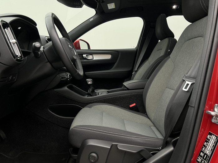 Volvo XC40 T2 MOMENTUM PRO 1.maj. 1.5 Momentum