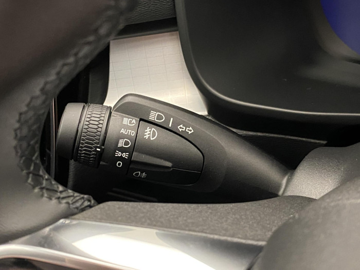 Volvo XC40 B3 DARK PLUS AUT CZ