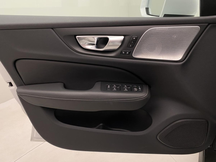 Volvo V60 CC B4 AWD ULTIMATE REZERVACE 2.0 CC CC