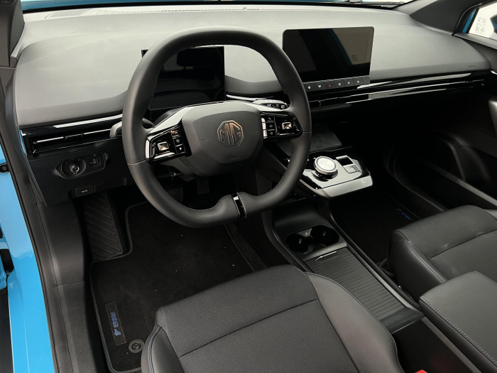 MG MG4 EV EXCLUSIVE 64 kWh CZ 1.maj. Exclusive