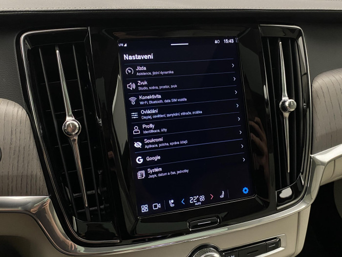 Volvo V90 CC B4 AWD ULTIMATE CZ 1.maj 2.0 CC CC