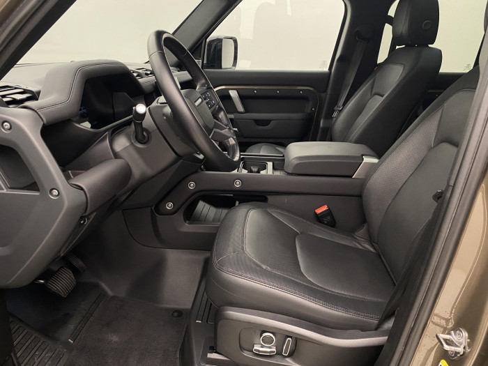 Land Rover Defender 130 D300 SE AWD AUT CZ 3.0 d SE