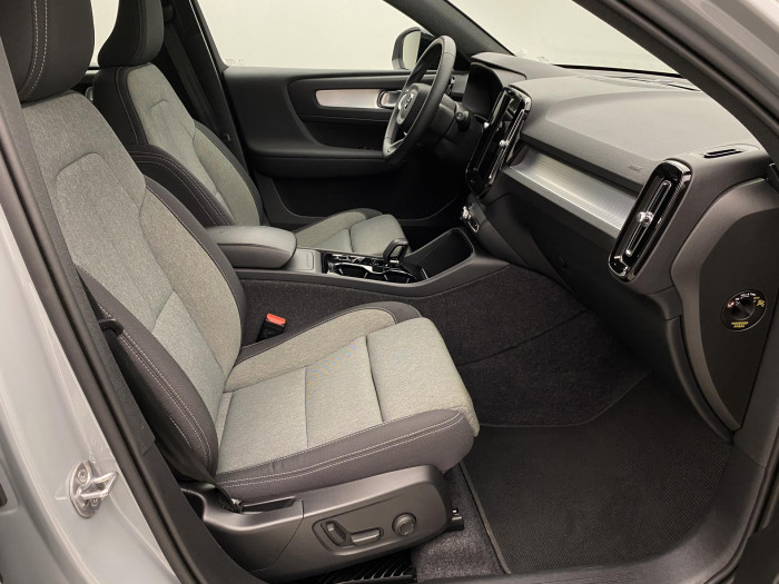 Volvo XC40 B3 DARK PLUS AUT CZ