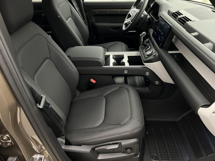 Land Rover Defender 110 D200 S AWD Aut 3.0 d