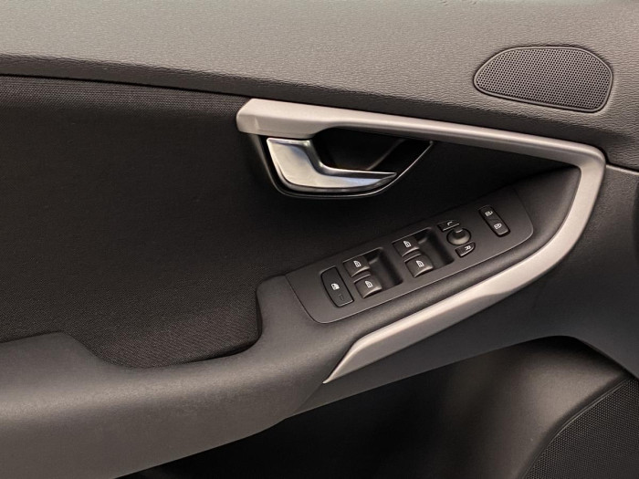 Volvo V40 T2 NEZÁVISLÉ TOPENÍ REZERVACE