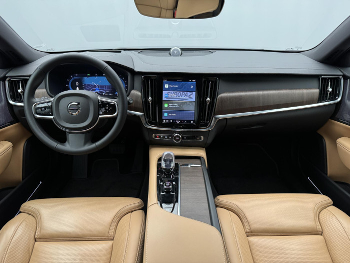 Volvo V90 B6 AWD ULTIMATE REZERVACE