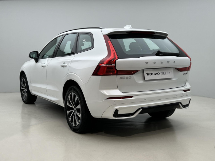 Volvo XC60 B5 AWD PLUS DARK AUT CZ