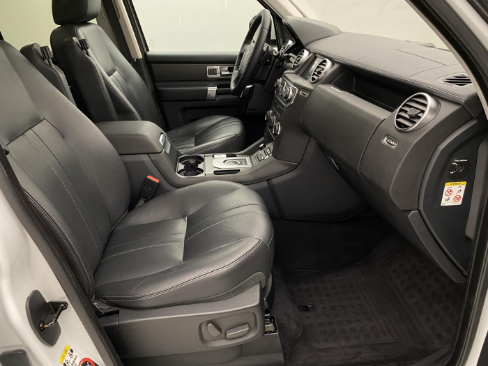 Land Rover Discovery 4 3.0SDV6 HSE AWD REZERVACE