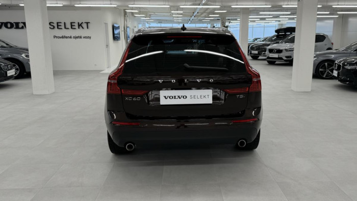 Volvo XC60 T5 AWD MOMENTUM REZERVACE 2.0 Momentum