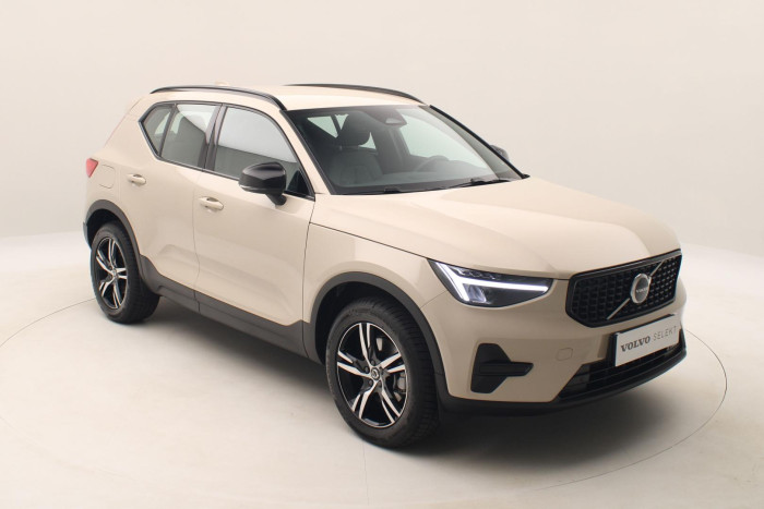 Volvo XC40 B3 FWD DARK PLUS AUT CZ 1.maj