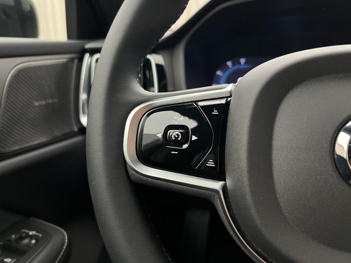 Volvo V60 T6 AWD RECHARGE ULTRA DARK AUT