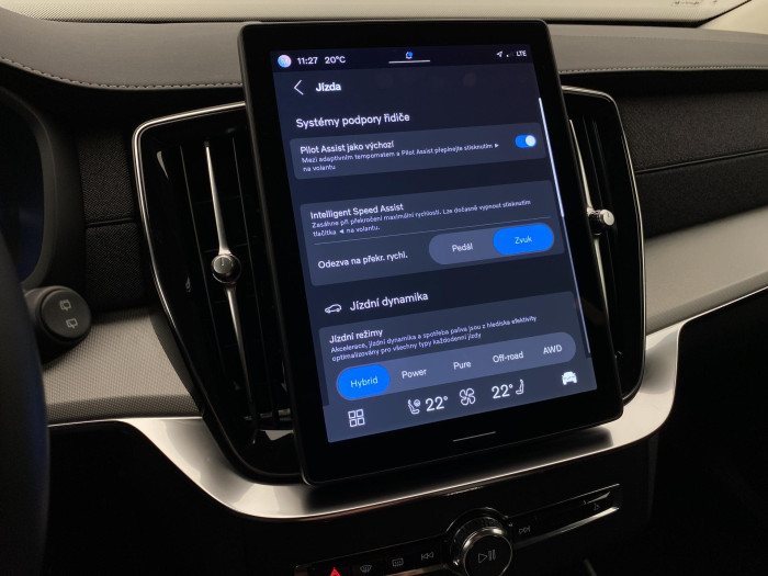 Volvo XC90 T8 AWD RECHARGE CORE AUT CZ 7m