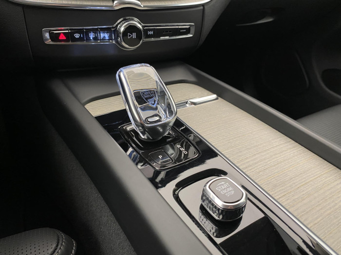 Volvo XC60 B4 AWD INSCRIPTION AUT CZ