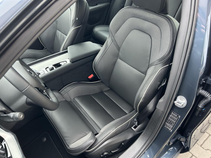 Volvo S60 B5 AWD AUT DARK PLUS 2.0 Plus