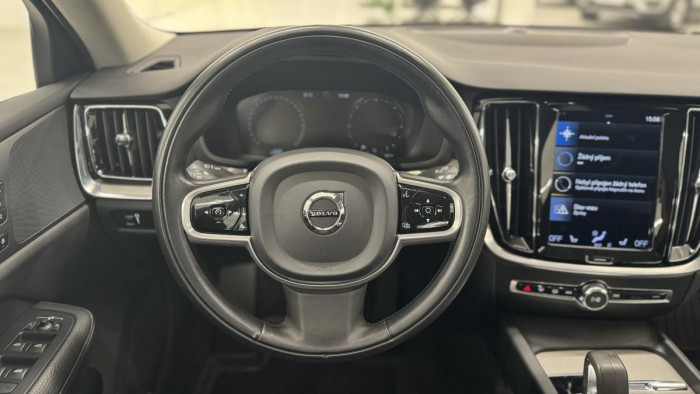 Volvo V60 CROSS COUNTRY B4 REZERVACE