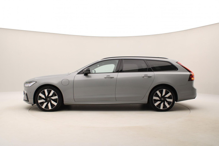 Volvo V90 T8 AWD ULTIMATE REZERVACE