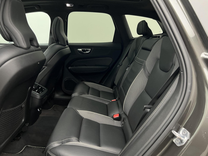 Volvo XC60 T4 R-DESIGN AUT